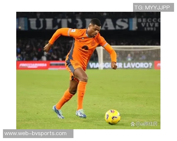 邓弗里斯谈被换下的不满情绪期待球队未来表现更佳