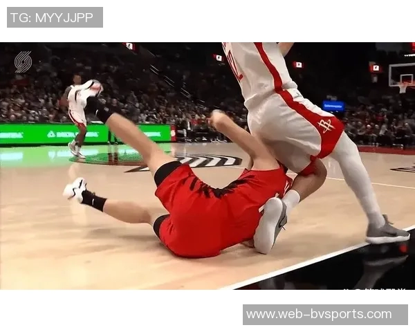 杨瀚森第三节短暂出场两分钟未能触球因掩护犯规被迫下场休息